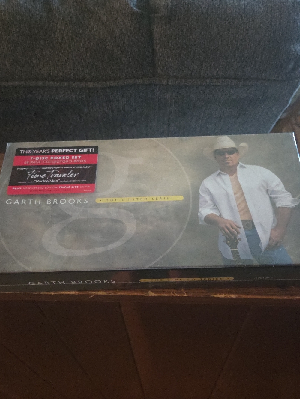 Garth Brooks - The Limited Series (Gray) Collector Box Set